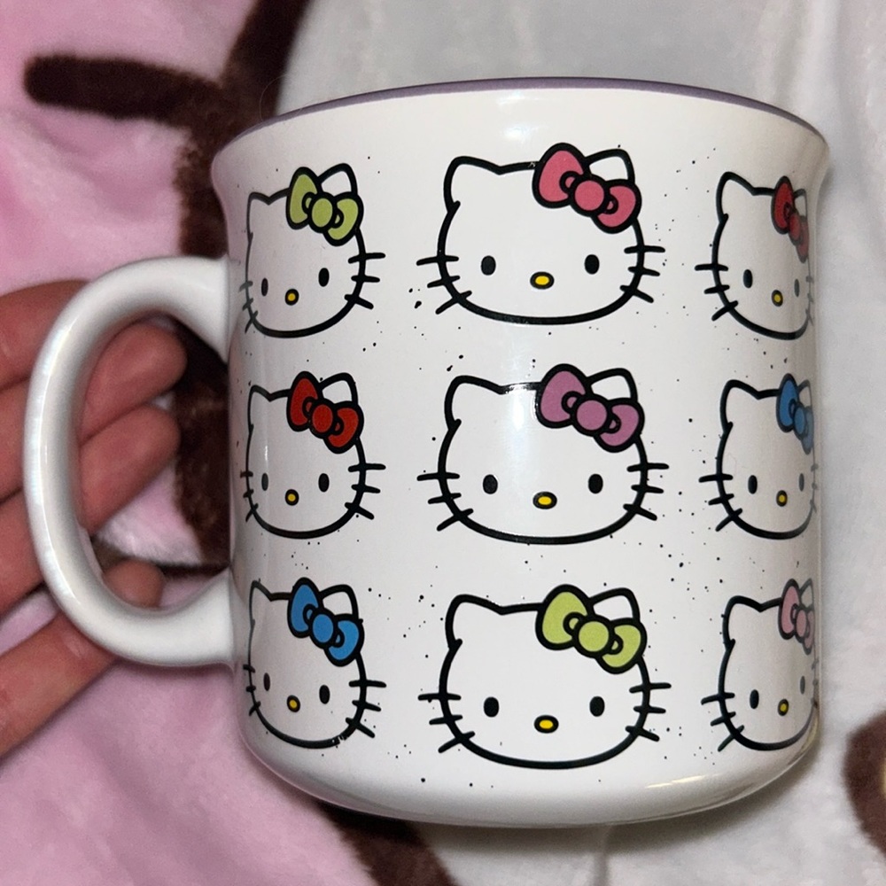 HELLO KITTY SANRIO OFFICIAL CERAMIC MUG